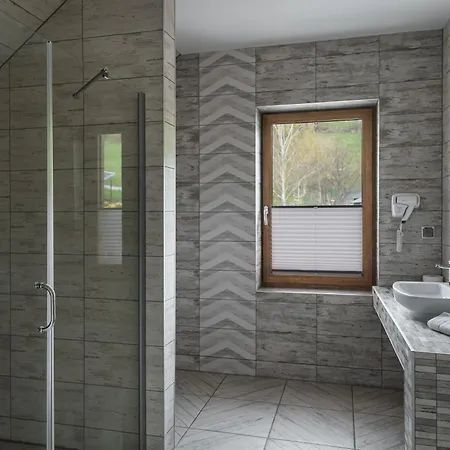 Gosciniec Zaskalnik Homestay *