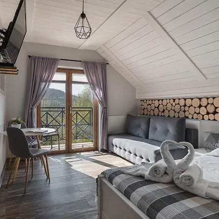 Gosciniec Zaskalnik Homestay *